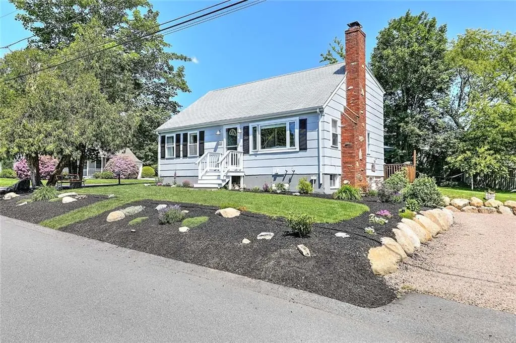56 King Philip Road Narragansett RI 02882