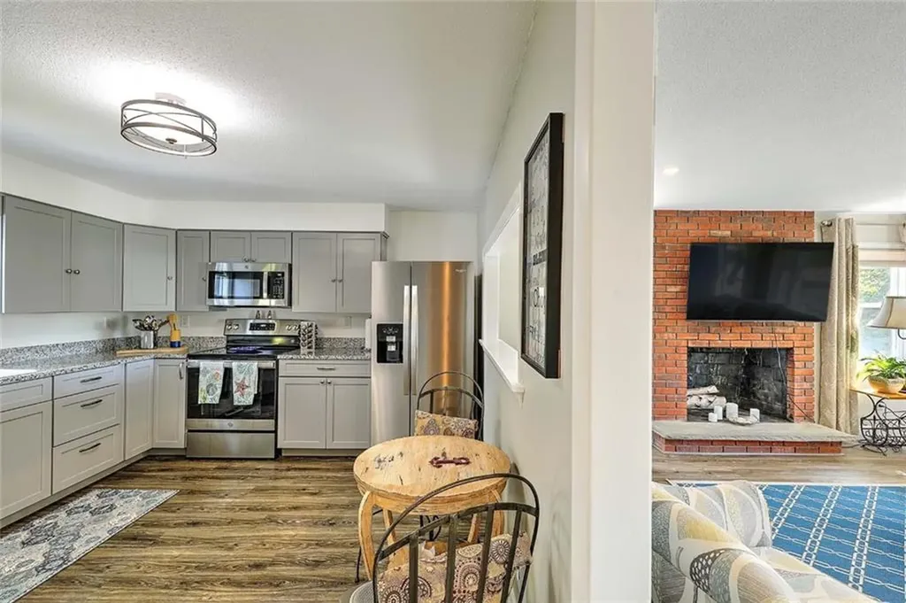56 King Philip Road Narragansett RI 02882