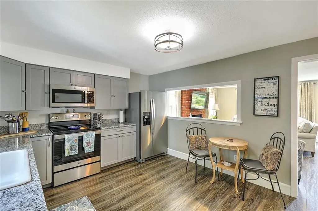 56 King Philip Road Narragansett RI 02882