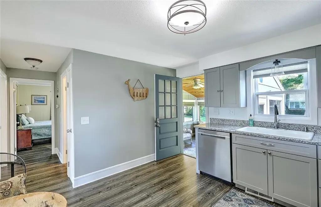 56 King Philip Road Narragansett RI 02882