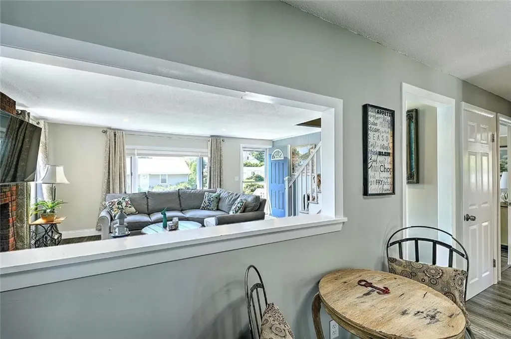 56 King Philip Road Narragansett RI 02882