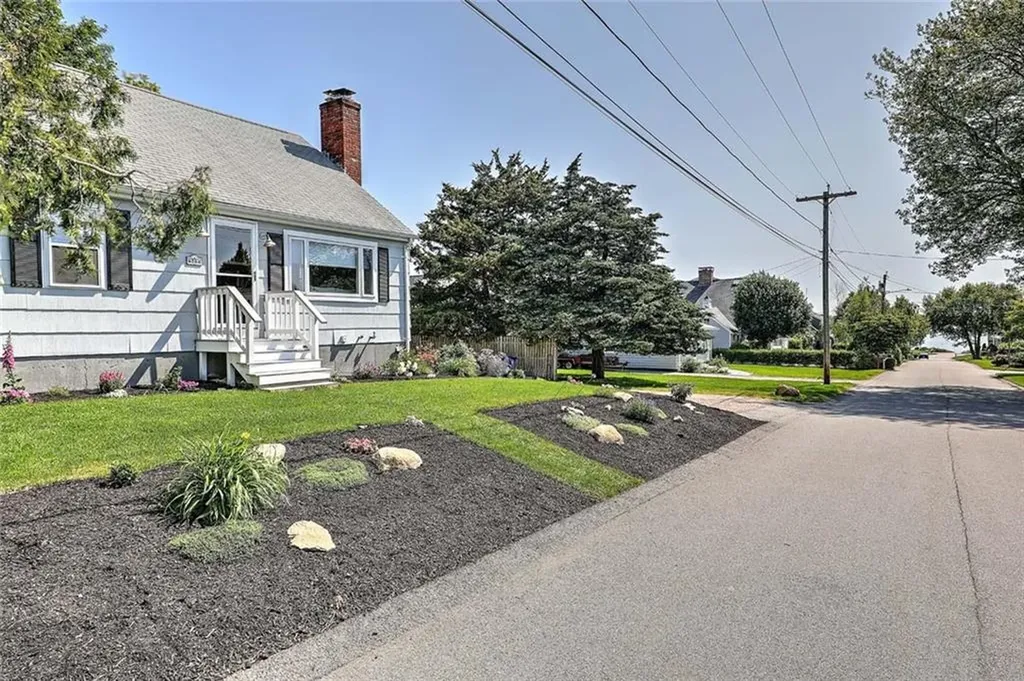 56 King Philip Road Narragansett RI 02882