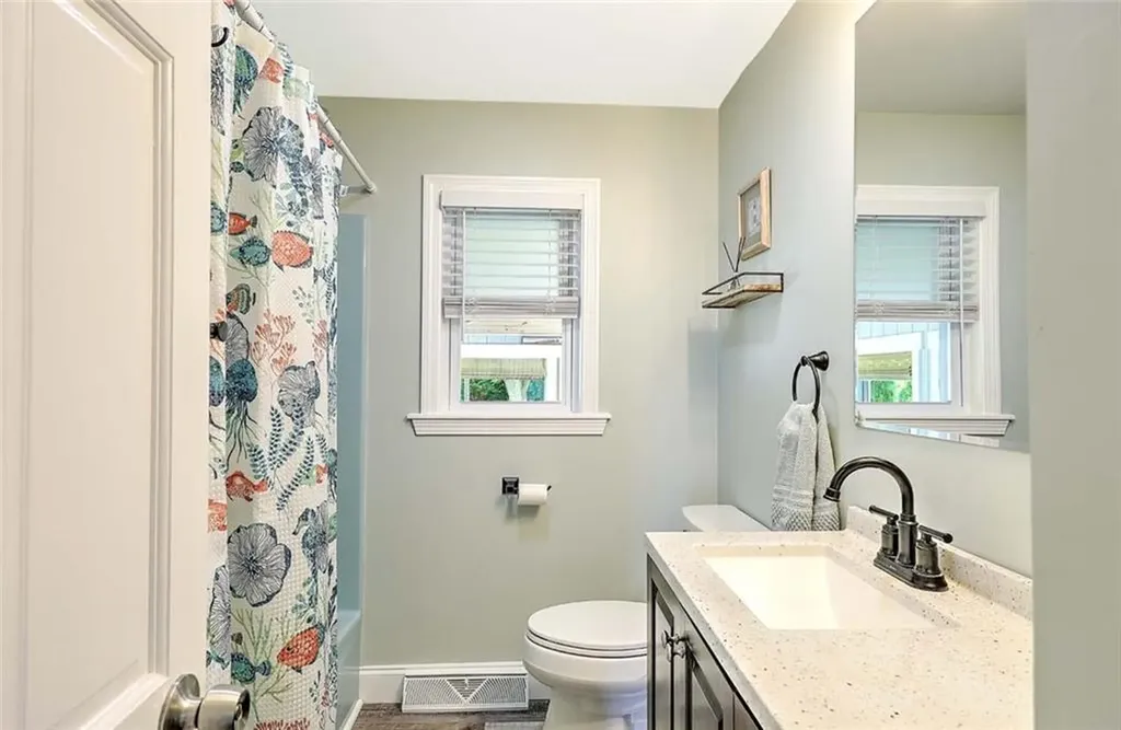 56 King Philip Road Narragansett RI 02882