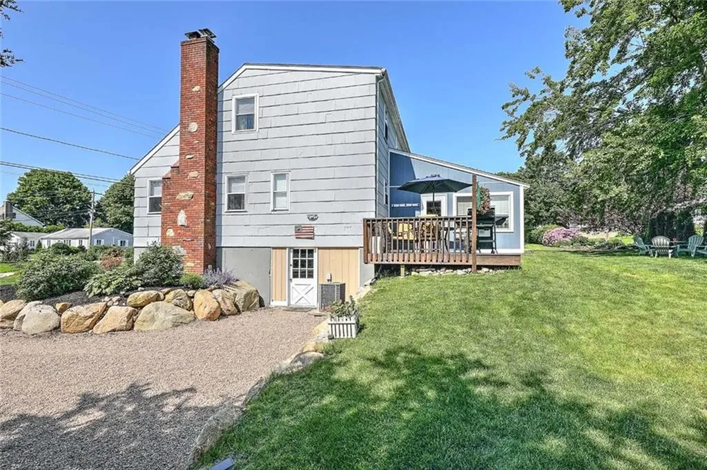 56 King Philip Road Narragansett RI 02882