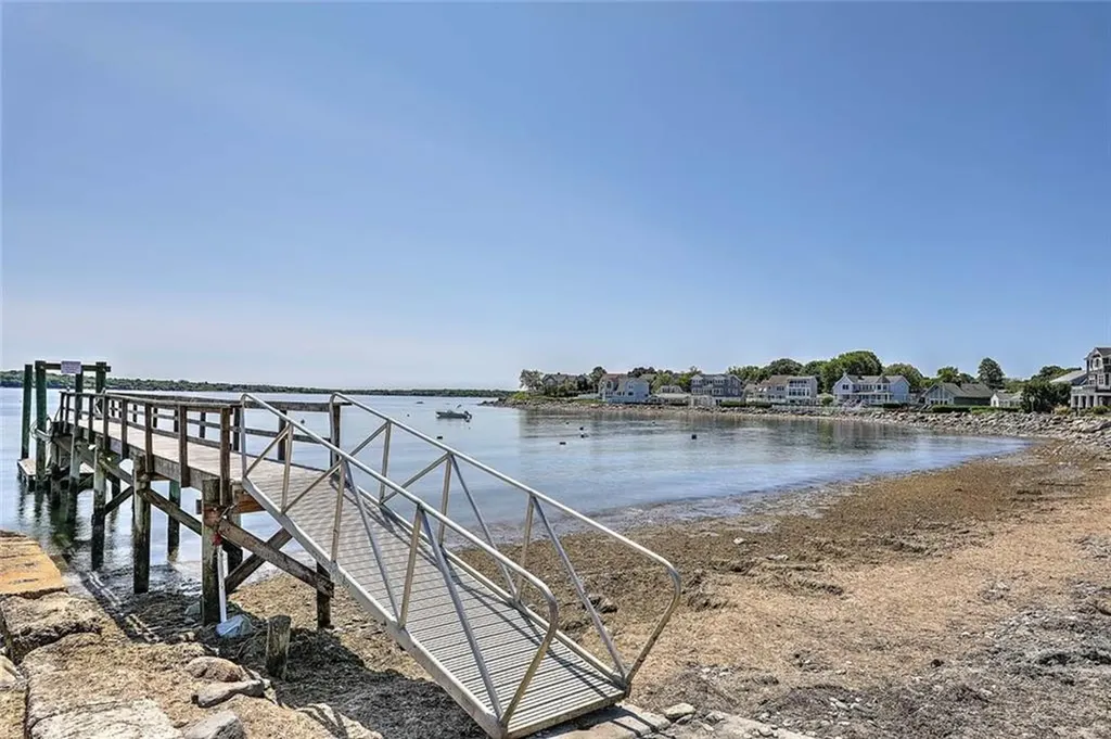 56 King Philip Road Narragansett RI 02882