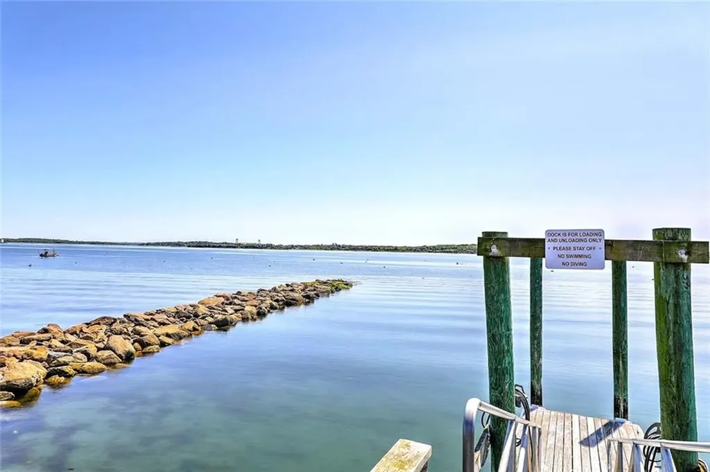 56 King Philip Road Narragansett RI 02882
