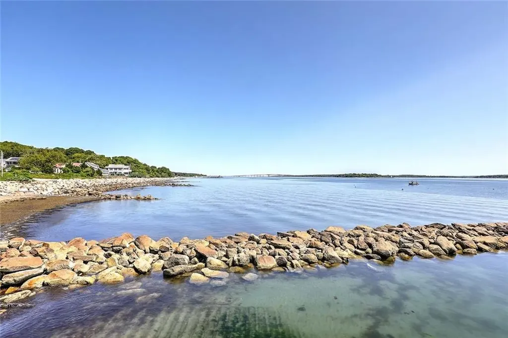 56 King Philip Road Narragansett RI 02882