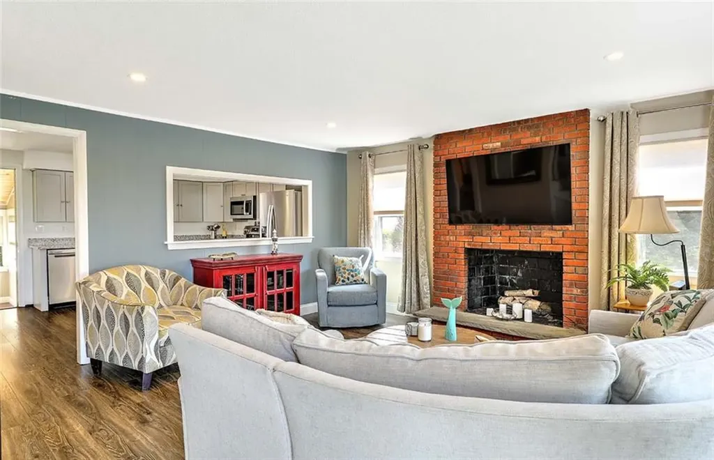 56 King Philip Road Narragansett RI 02882