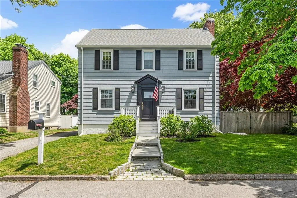 7 Florence Avenue Newport RI 02840