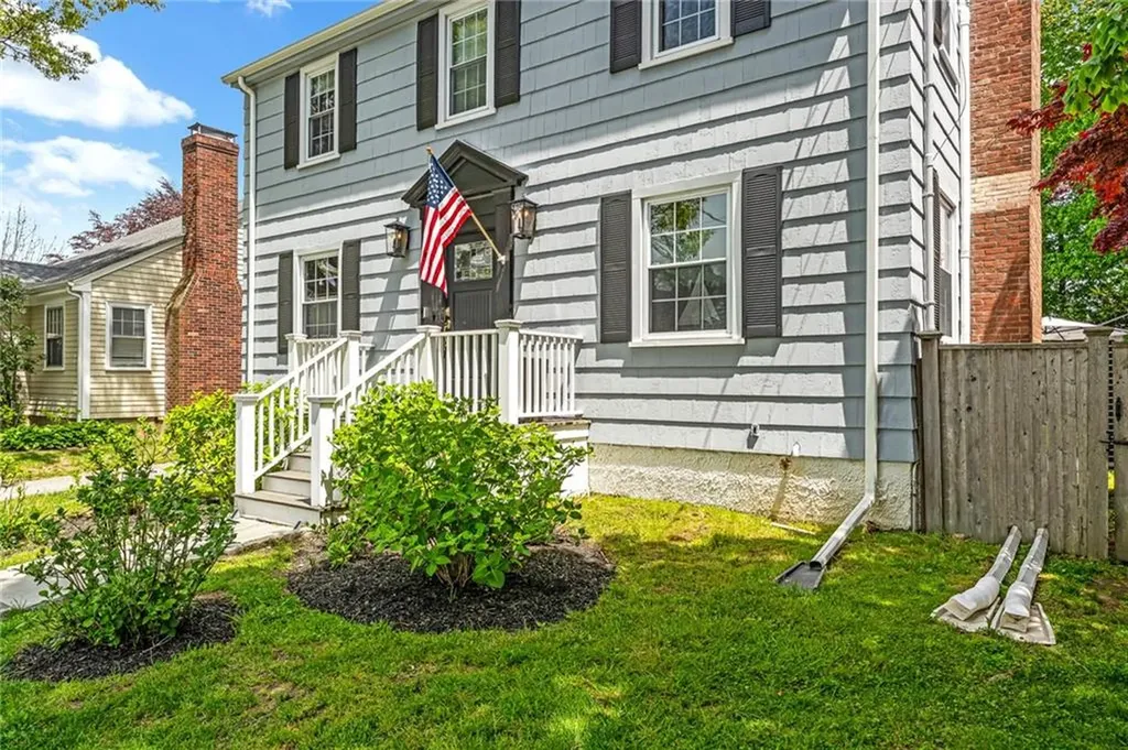 7 Florence Avenue Newport RI 02840