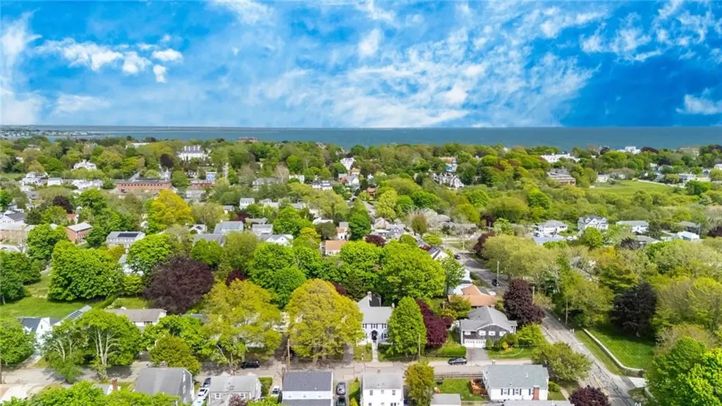 7 Florence Avenue Newport RI 02840