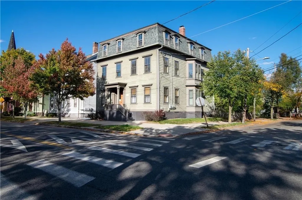 68 70 Dexter Street Providence RI 02909