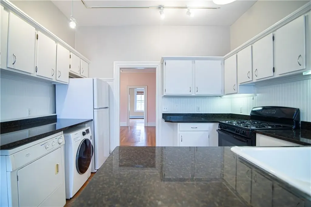 68 70 Dexter Street Providence RI 02909