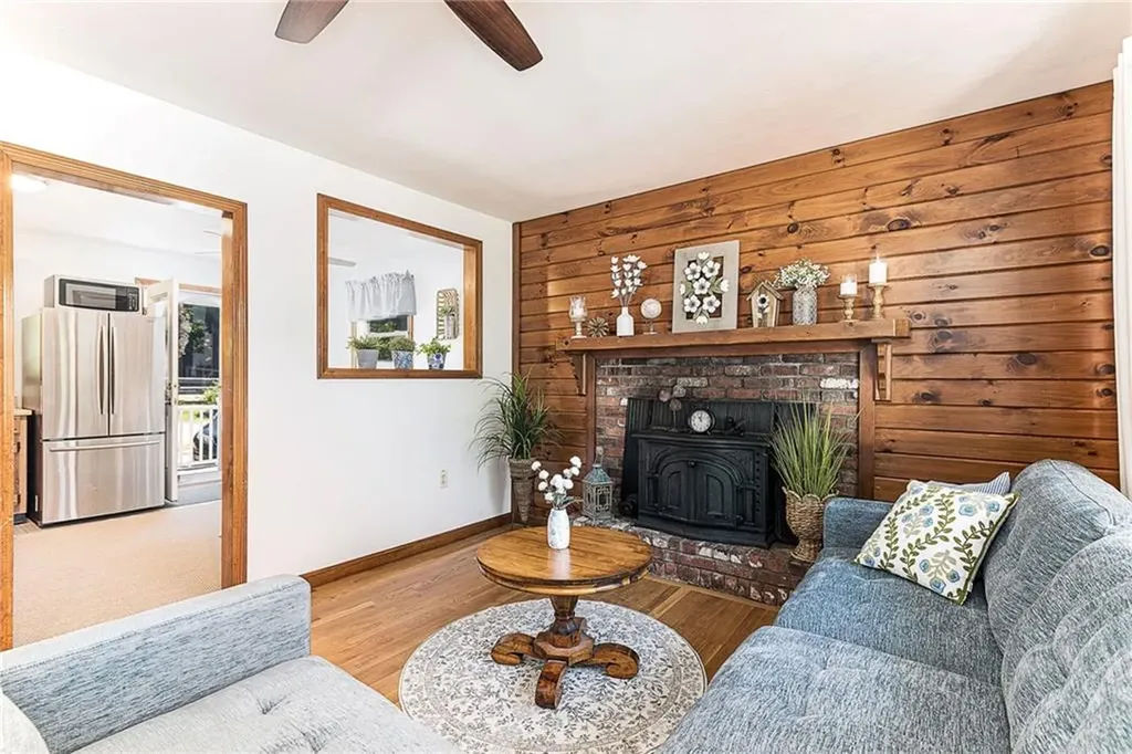 31 Sunset Drive Hopkinton RI 02832