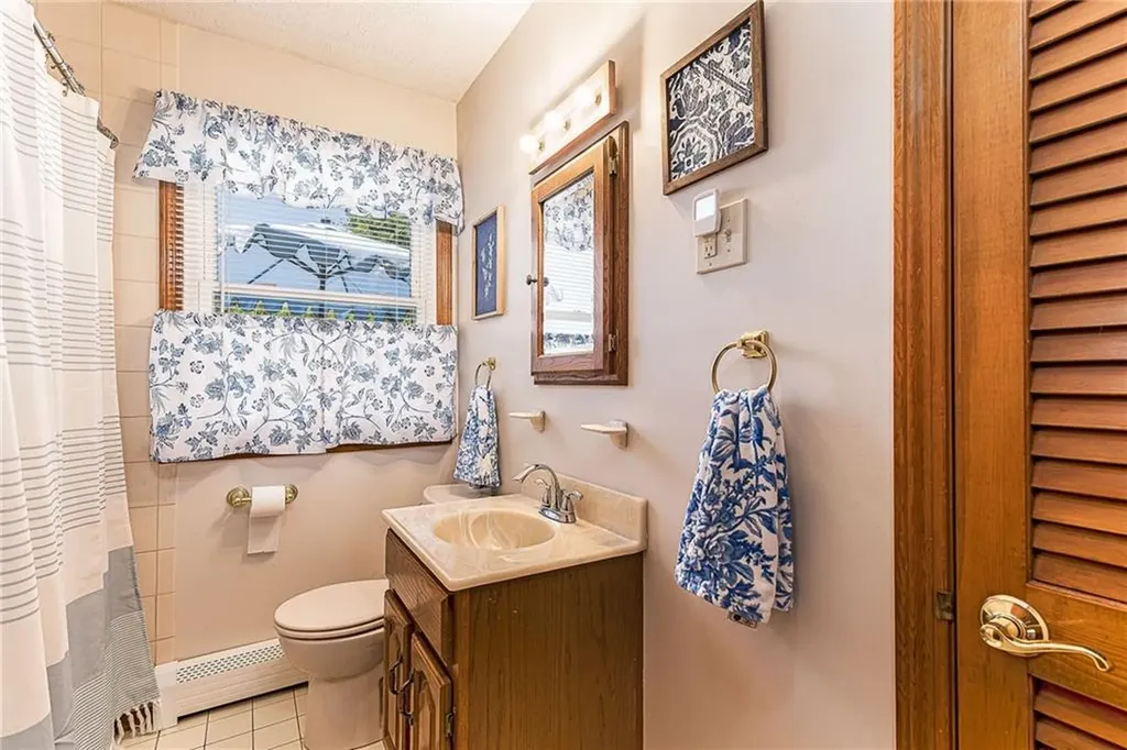 31 Sunset Drive Hopkinton RI 02832