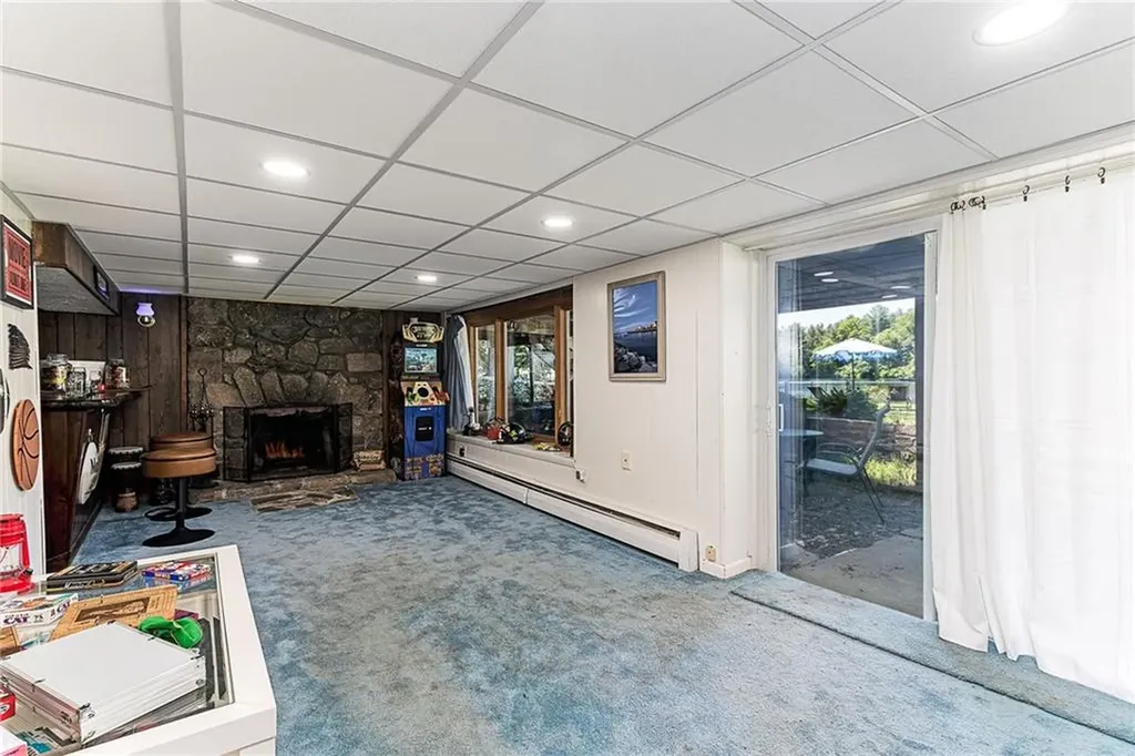 31 Sunset Drive Hopkinton RI 02832