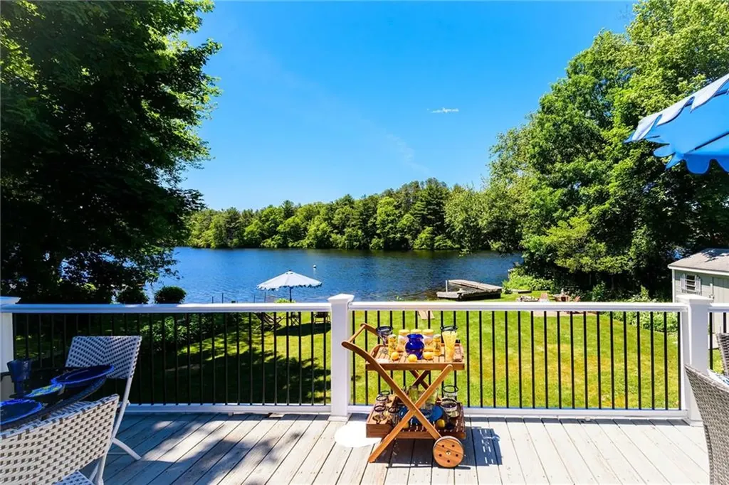 31 Sunset Drive Hopkinton RI 02832