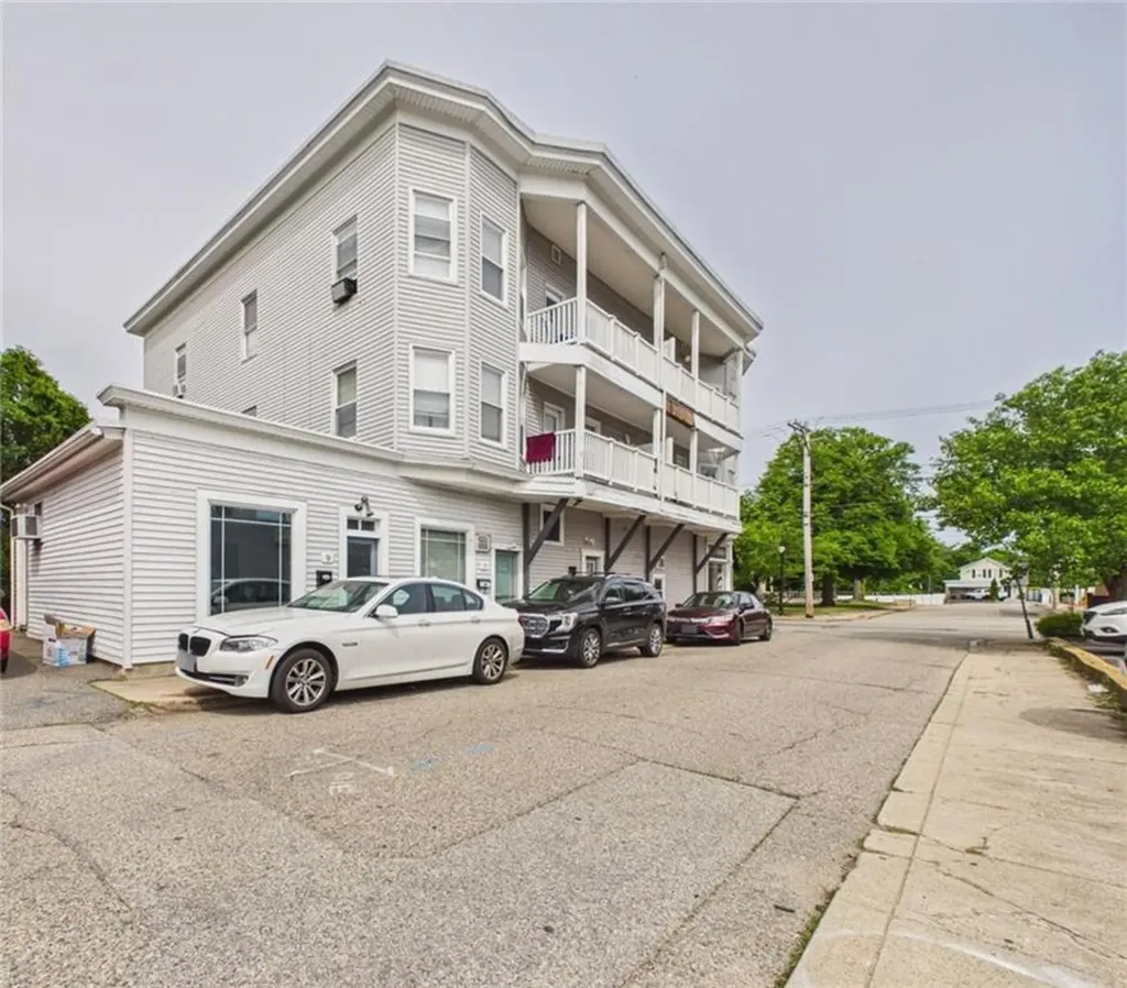 1189 Main Street West Warwick RI 02893