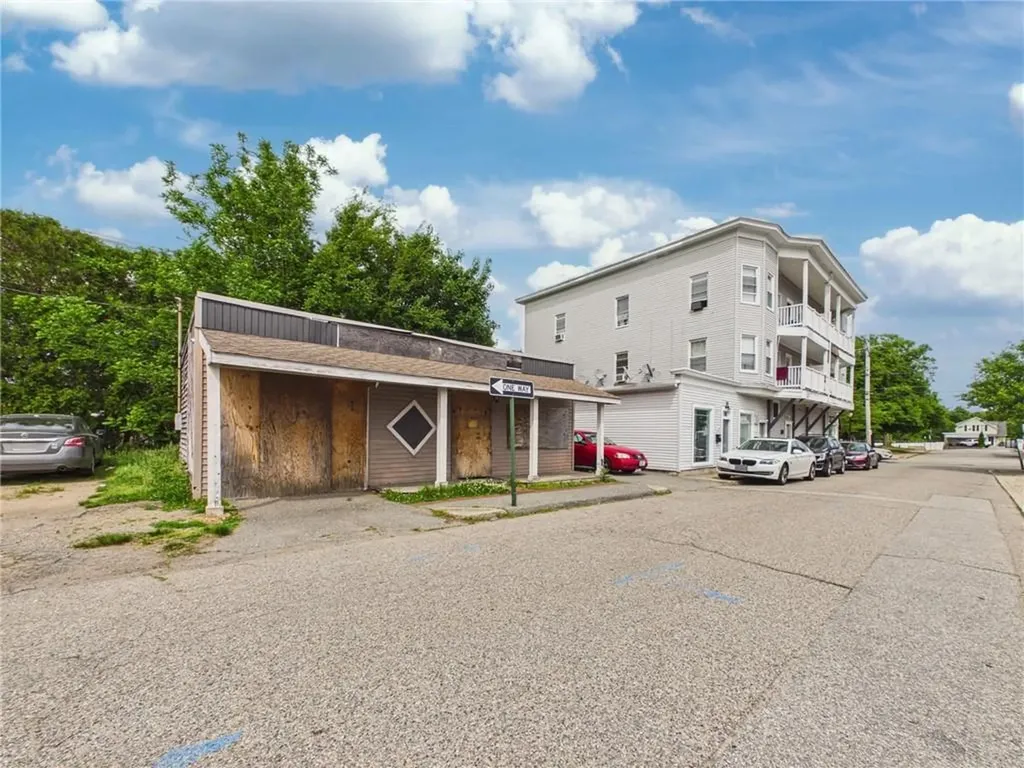 1189 Main Street West Warwick RI 02893