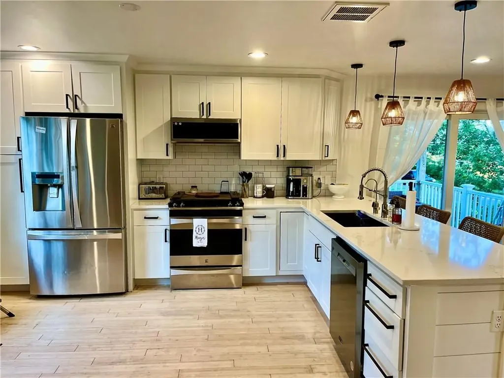 608 Wordens Pond Road South Kingstown RI 02879