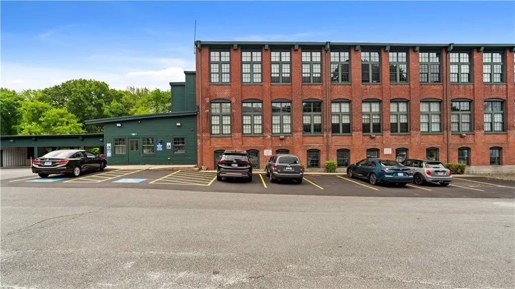 63 Blakeley Street Woonsocket RI 02895