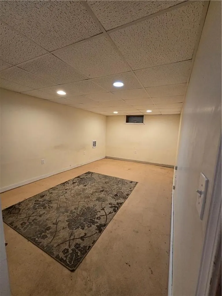58 Hoyt Street Warwick RI 02886