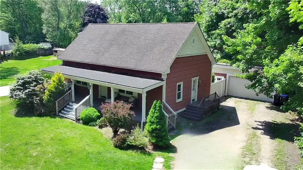 1635 Old Smithfield Road North Smithfield RI 02896