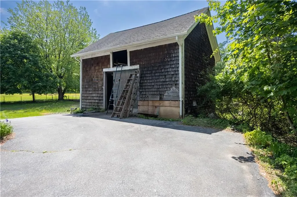 48 Brayton Road Smithfield RI 02917
