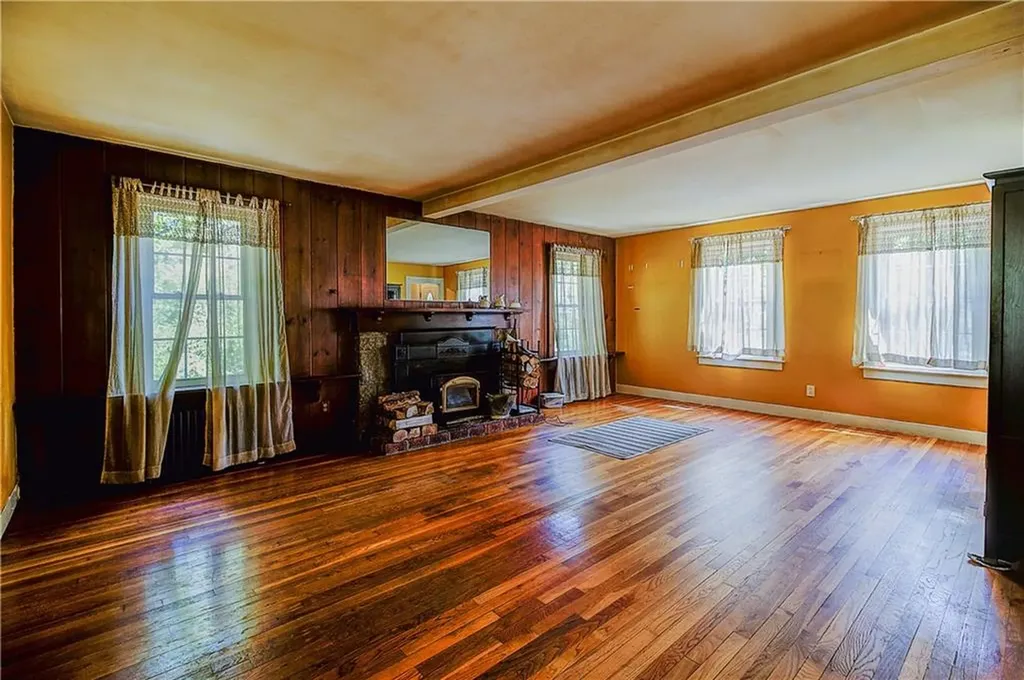 48 Brayton Road Smithfield RI 02917