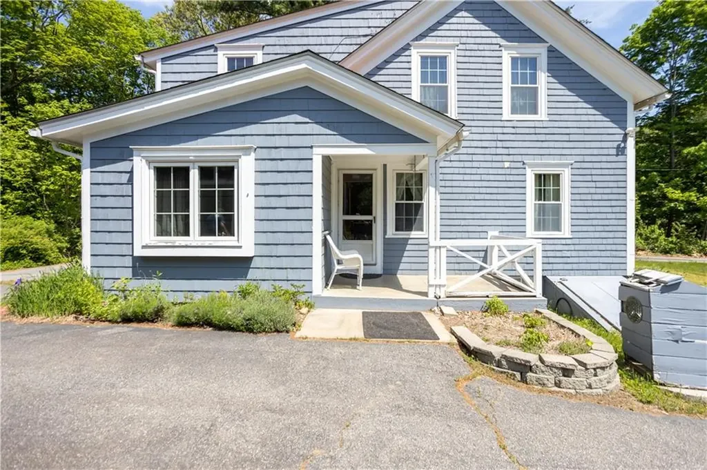 48 Brayton Road Smithfield RI 02917