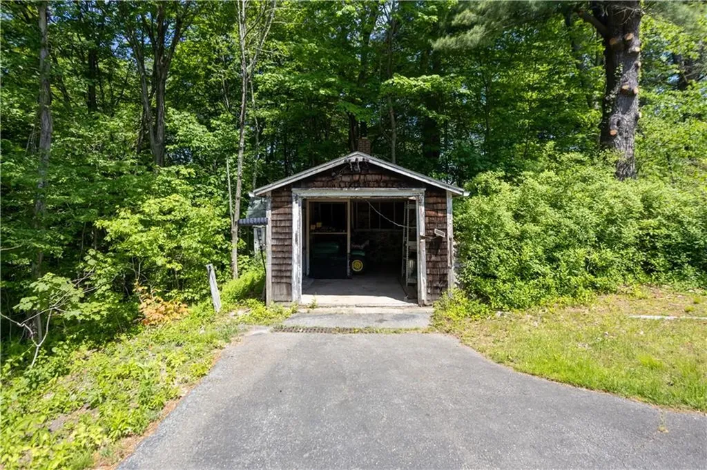 48 Brayton Road Smithfield RI 02917
