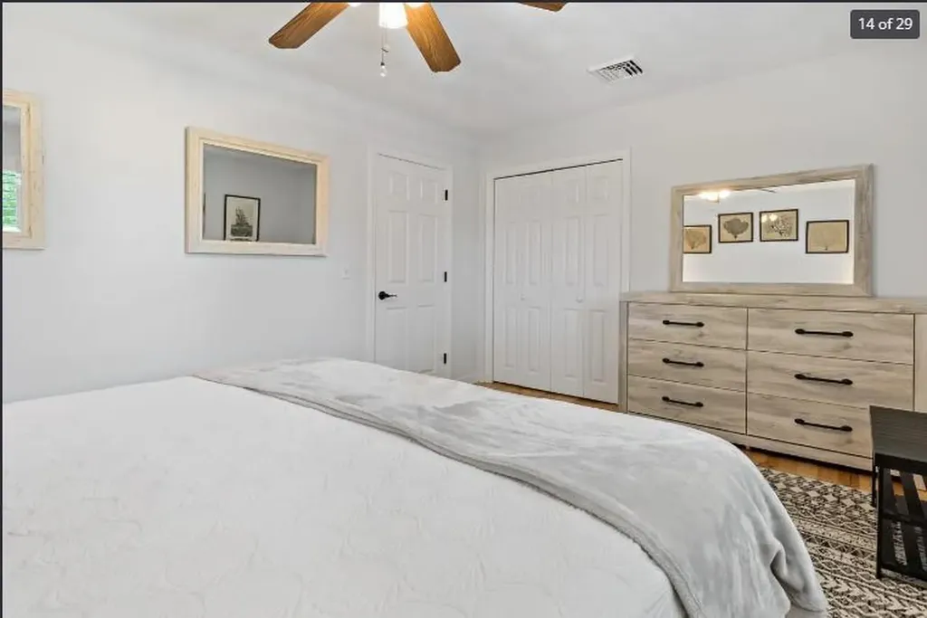 14 Lakeview Drive Narragansett RI 02882