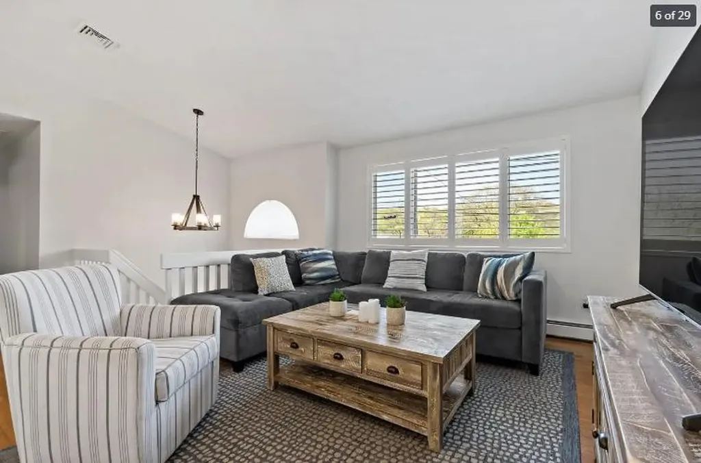 14 Lakeview Drive Narragansett RI 02882