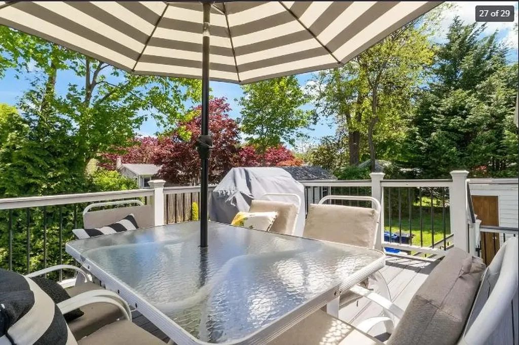 14 Lakeview Drive Narragansett RI 02882