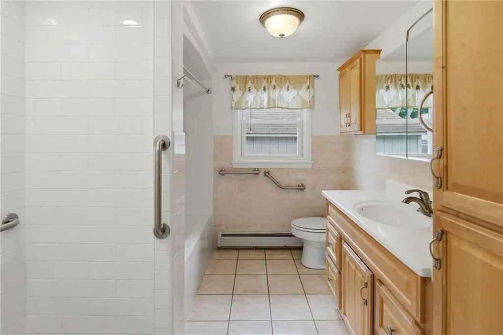 160 Fort Street East Providence RI 02914