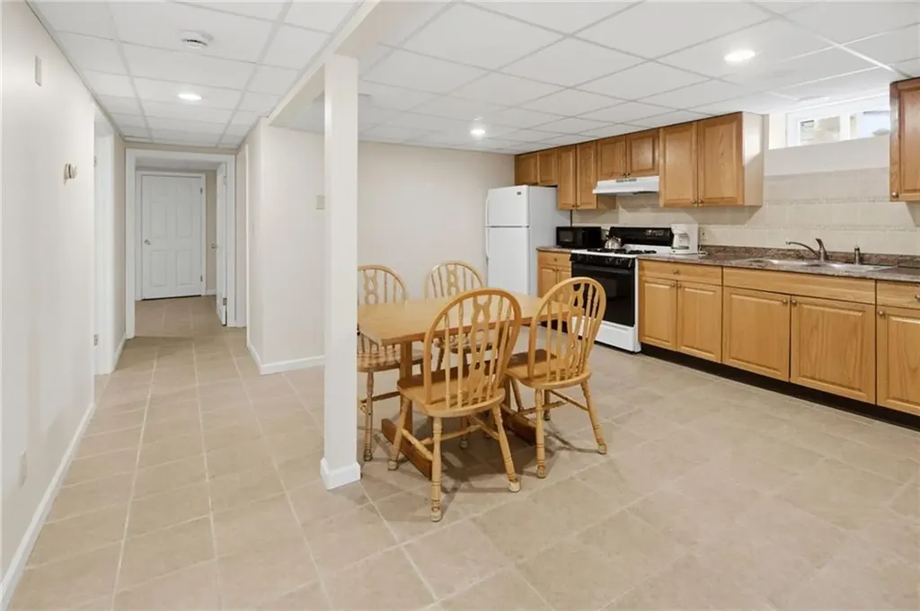 160 Fort Street East Providence RI 02914