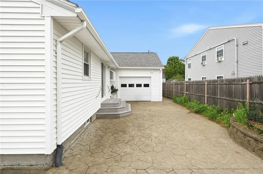 160 Fort Street East Providence RI 02914