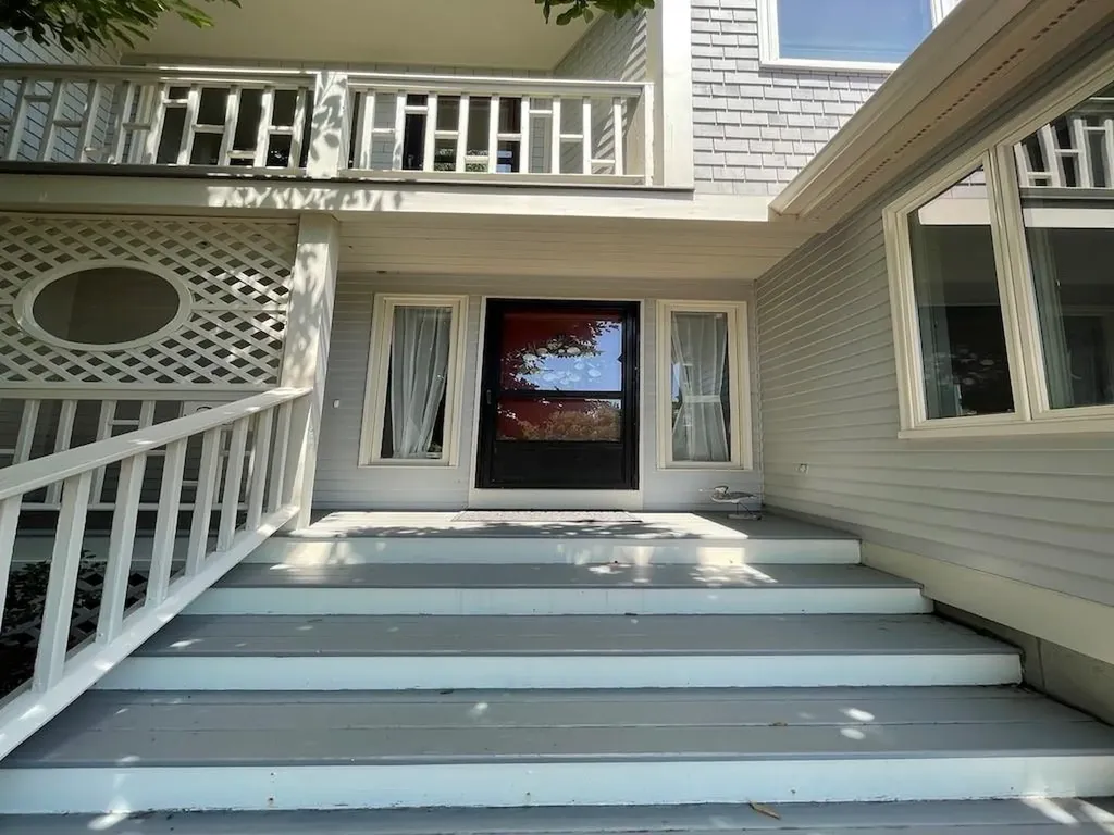 15 Hammersmith Road Newport RI 02840