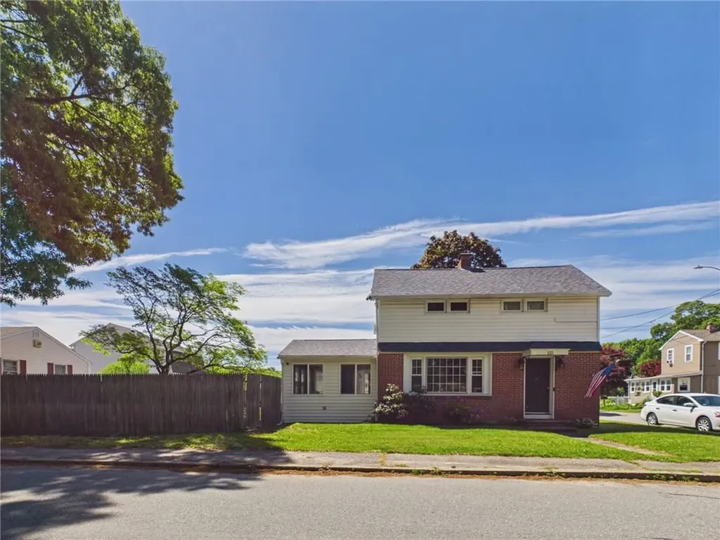 122 Gordon Avenue Warwick RI 02889