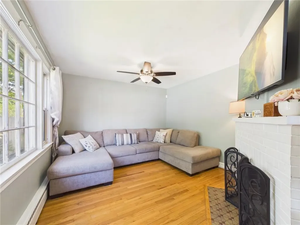 122 Gordon Avenue Warwick RI 02889