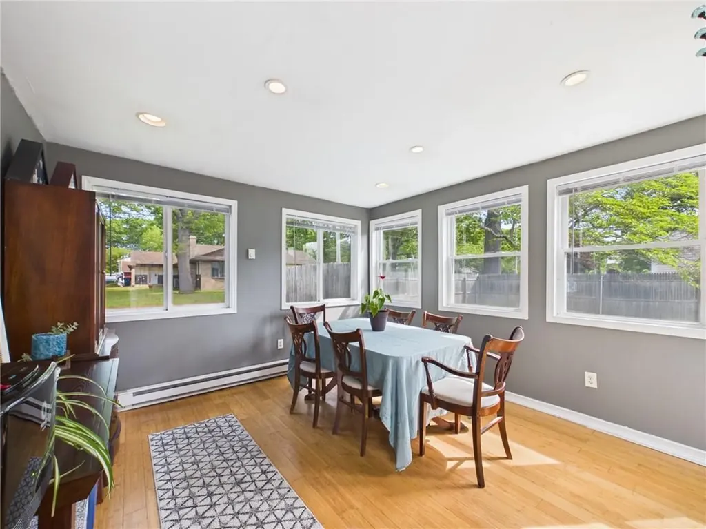 122 Gordon Avenue Warwick RI 02889