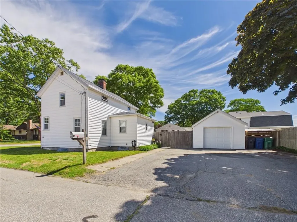 122 Gordon Avenue Warwick RI 02889