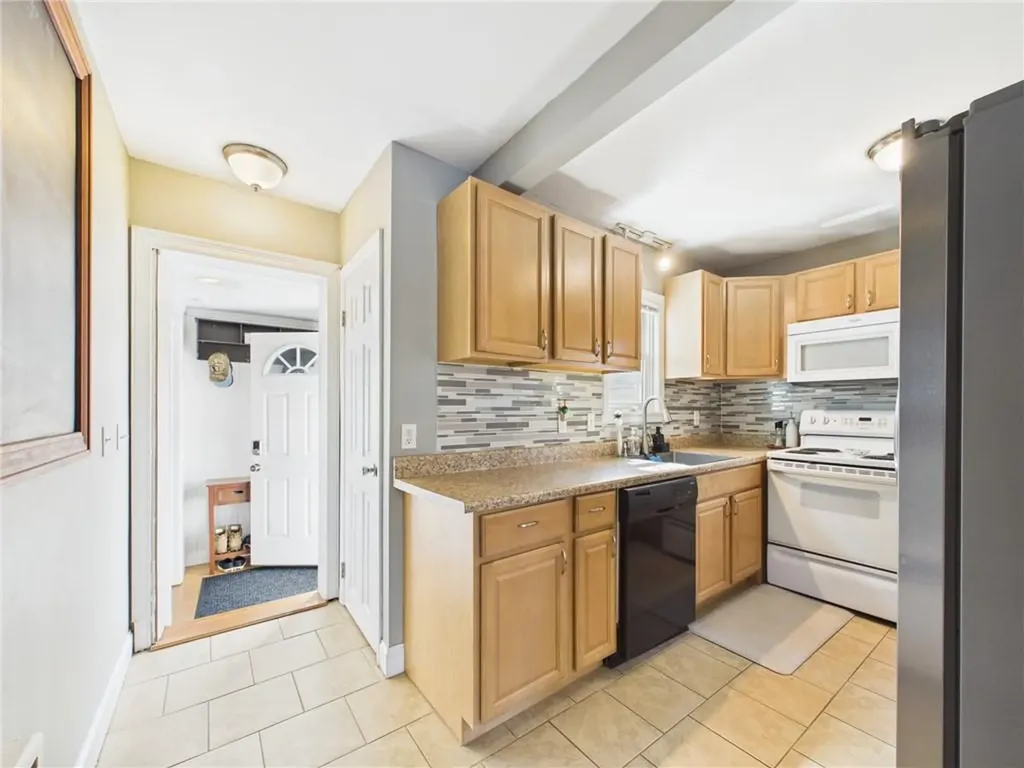 122 Gordon Avenue Warwick RI 02889