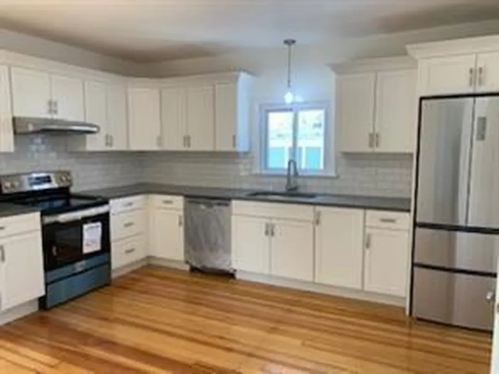 86 Hamilton Avenue Barrington RI 02806