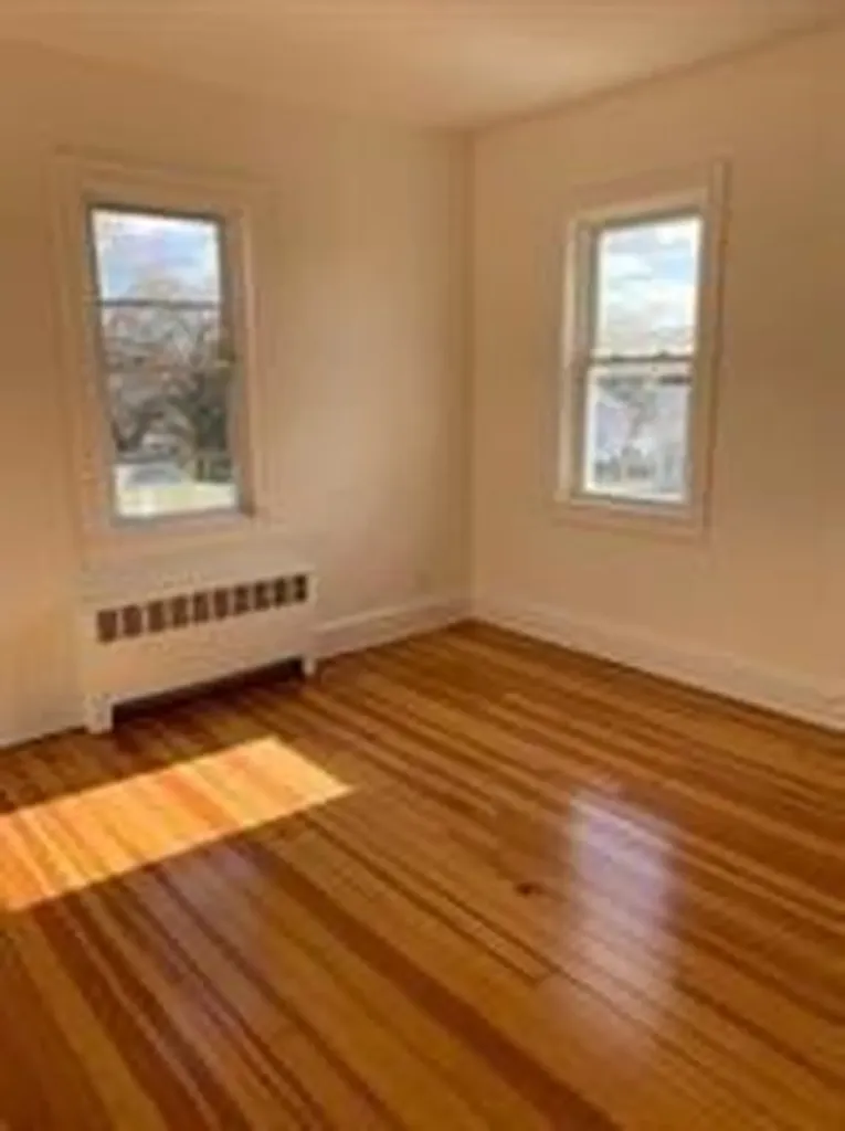 86 Hamilton Avenue Barrington RI 02806