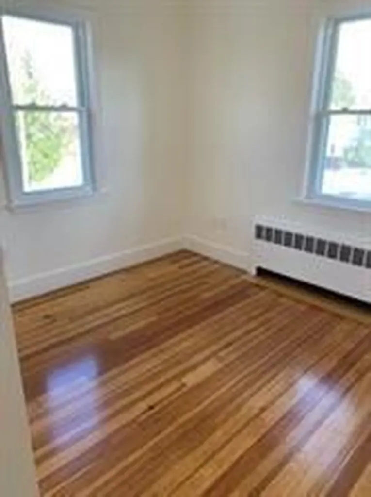 86 Hamilton Avenue Barrington RI 02806