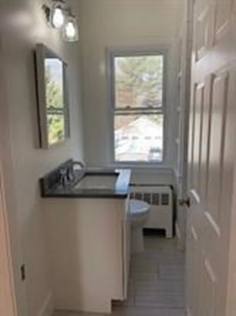 86 Hamilton Avenue Barrington RI 02806