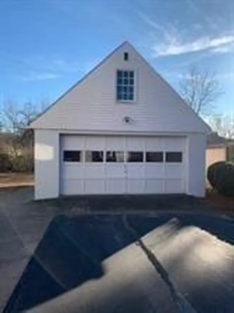 86 Hamilton Avenue Barrington RI 02806