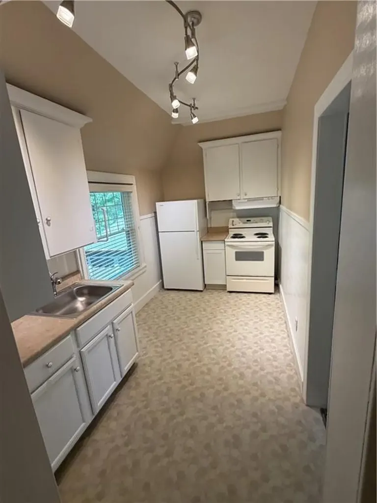 27 West Park Place Woonsocket RI 02895