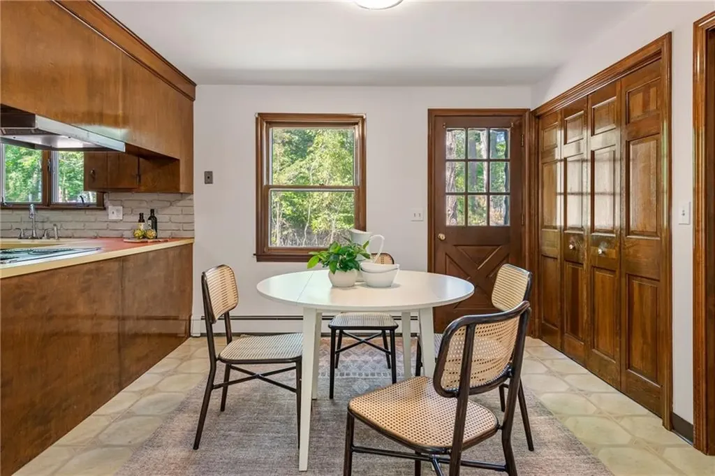 5 Knapton Street Barrington RI 02806